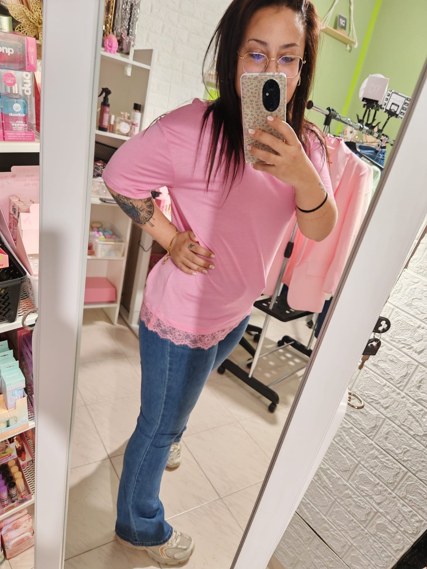 Camiseta Bajo Encaje Rosa LUM