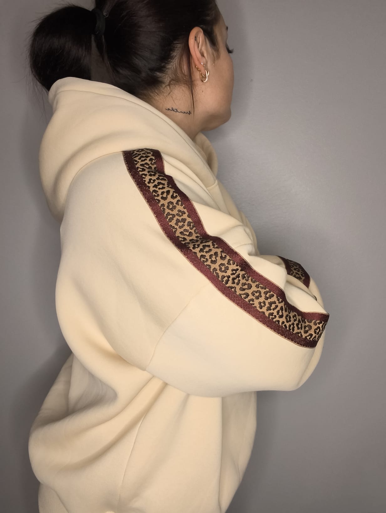 Sudadera Franjas Animal Print Beige - LUMINA