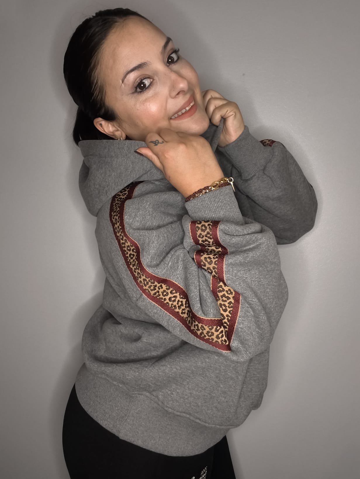 Sudadera Franjas Animal Print Gris - LUMINA