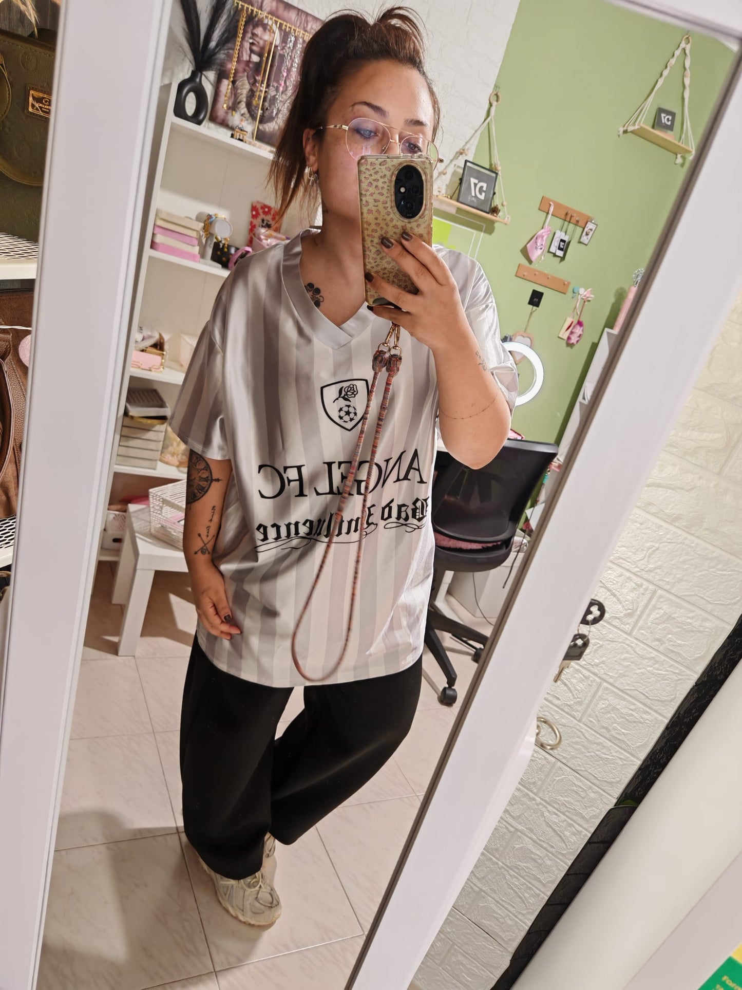 Camiseta Over Bad Influence Gris