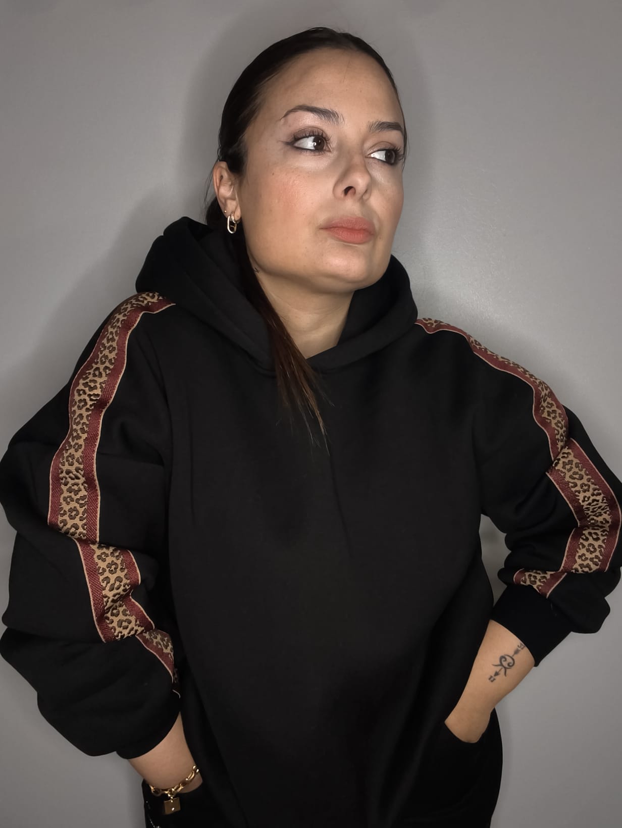 Sudadera Franjas Animal Print Negro - LUMINA