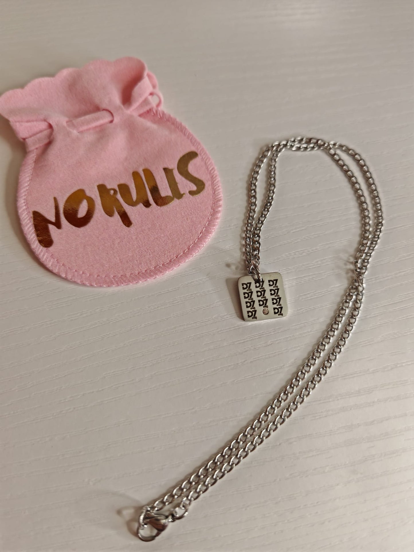 Collar D7 Plata